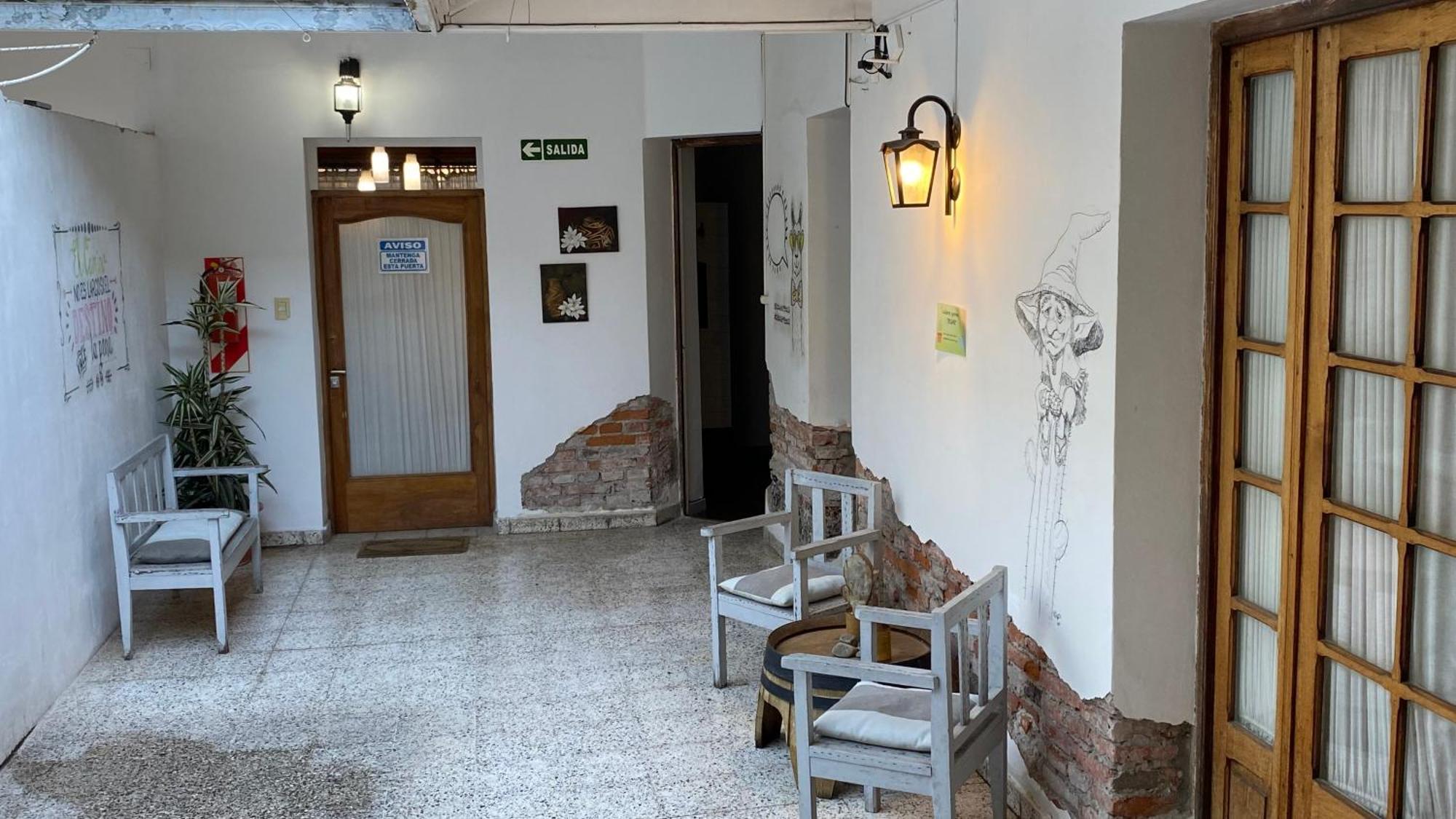 Alojamiento En El Centro De Salta - Casaguemessalta Luaran gambar